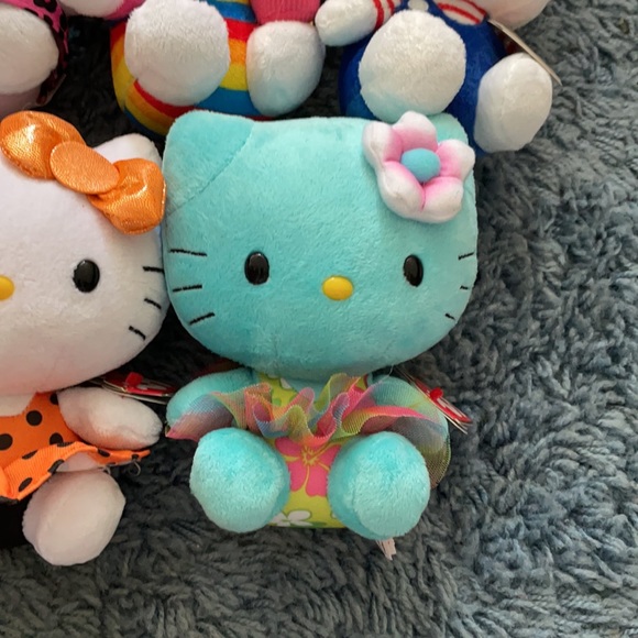 NWOT HELLO KITTY BEANIES - Picture 5 of 8